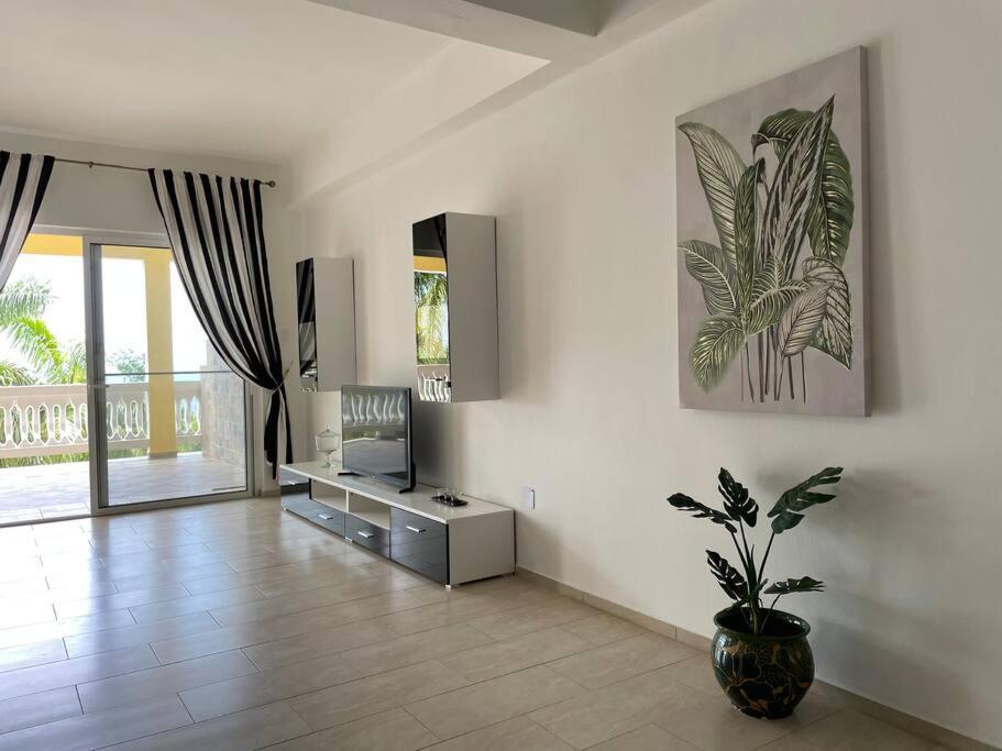 Spring Garden Mobay Resort Luxurious Apartments モンテゴ・ベイ エクステリア 写真