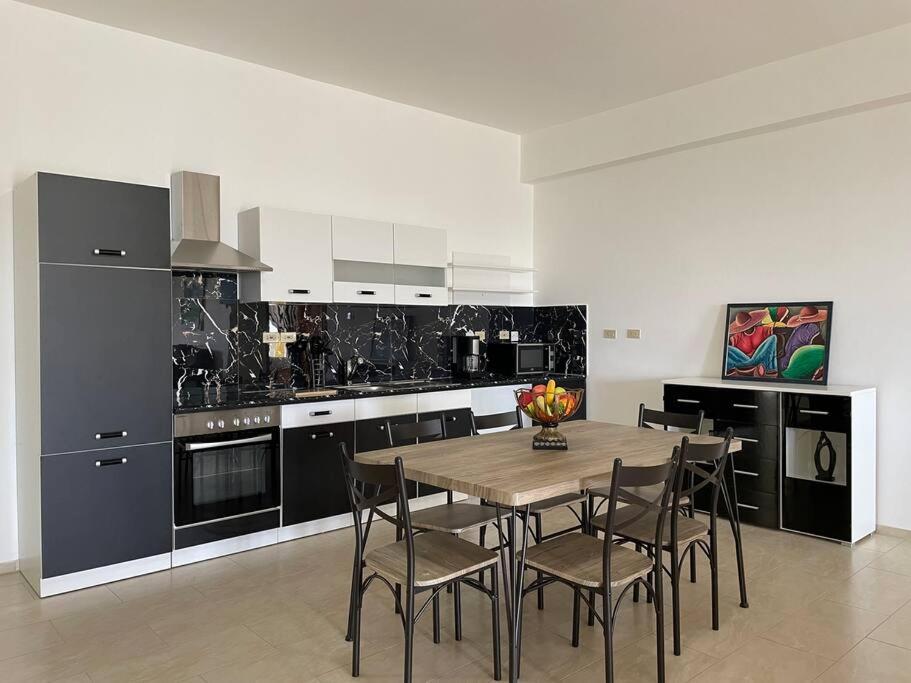 Spring Garden Mobay Resort Luxurious Apartments モンテゴ・ベイ エクステリア 写真