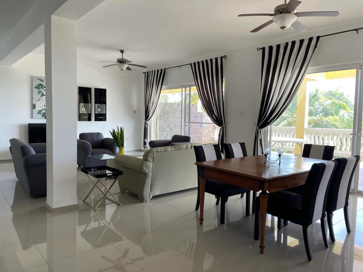 Spring Garden Mobay Resort Luxurious Apartments モンテゴ・ベイ エクステリア 写真