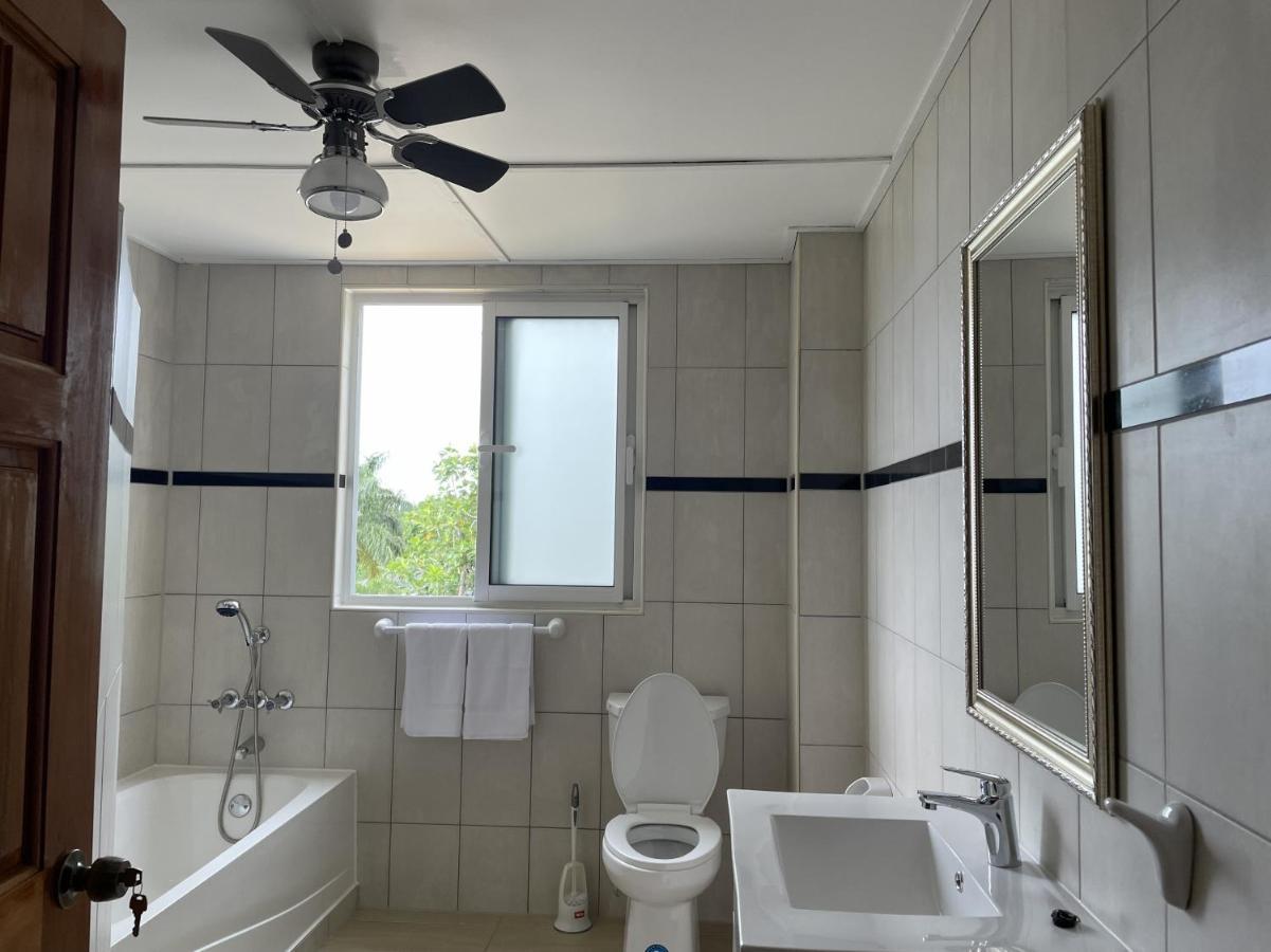Spring Garden Mobay Resort Luxurious Apartments モンテゴ・ベイ エクステリア 写真
