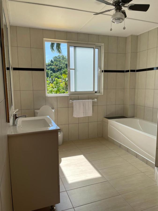 Spring Garden Mobay Resort Luxurious Apartments モンテゴ・ベイ エクステリア 写真