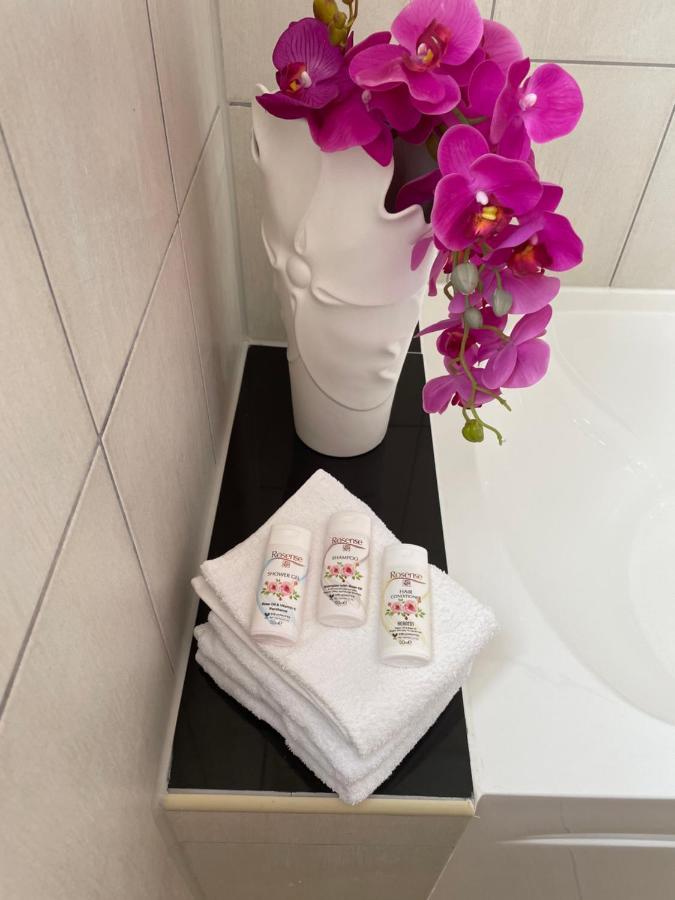 Spring Garden Mobay Resort Luxurious Apartments モンテゴ・ベイ エクステリア 写真
